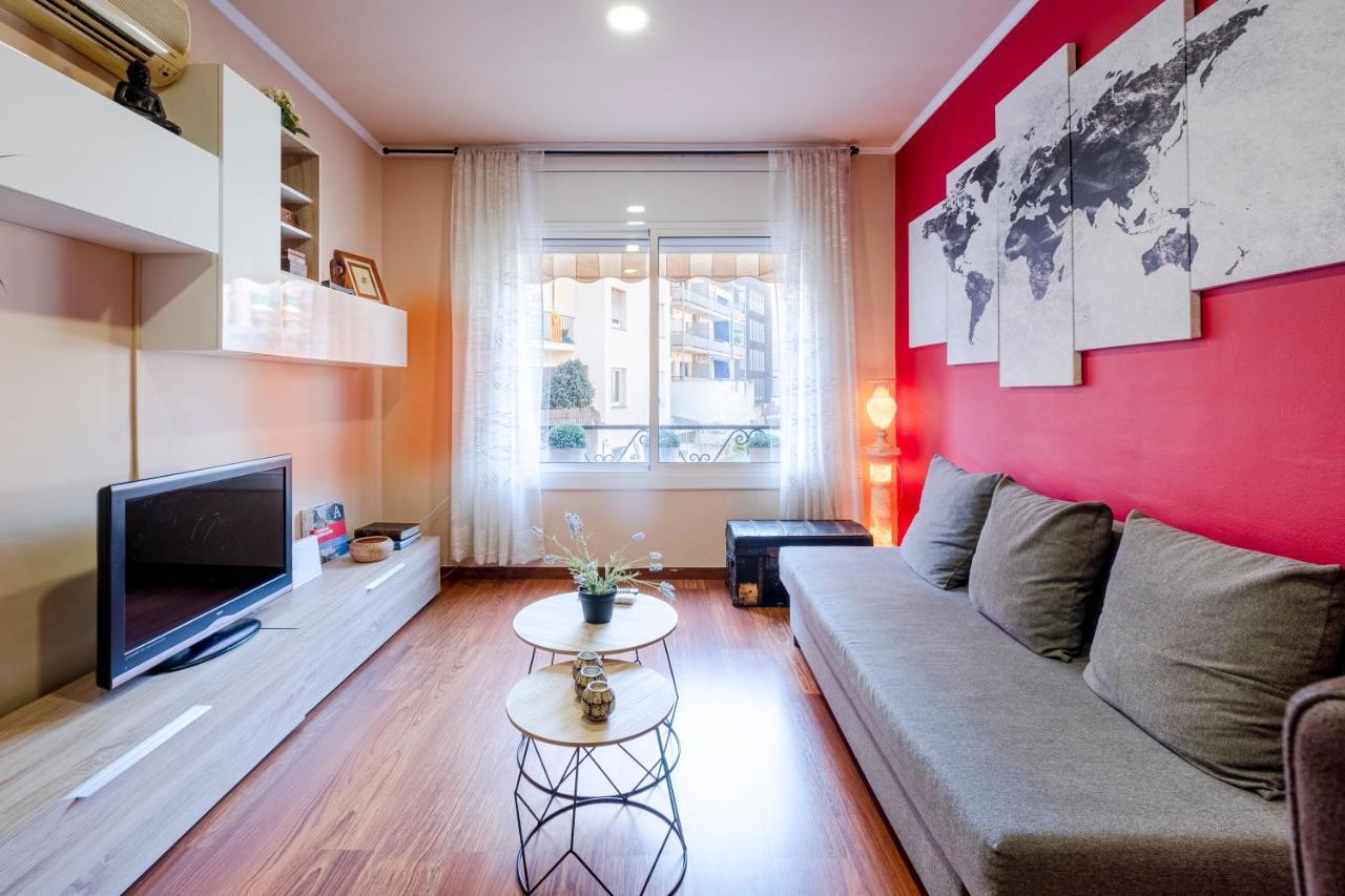 Three Bedroom Apartment In Sants Barcelona Exterior foto